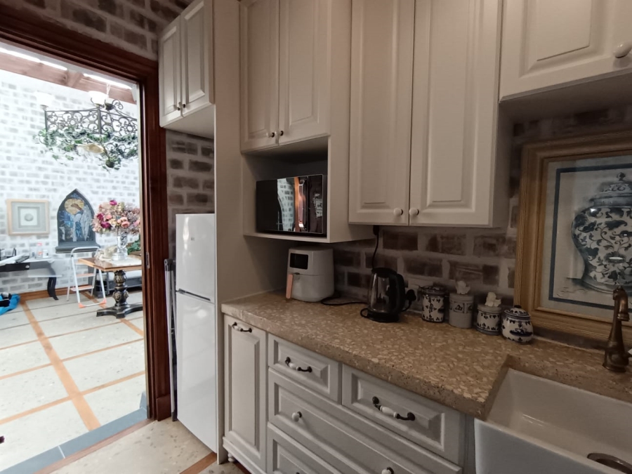 To Let 1 Bedroom Property for Rent in Grootbrakhoogte Western Cape